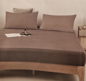 100% kokvilnas (satīna) palags ar gumiju 180x200 cm GAIŠBRŪNS- 23250