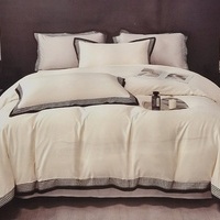 100% mikrošķiedras gultas veļas kompl. AR DEKORATĪVU MALU 200x220 cm GAIŠBRŪNS- 22887