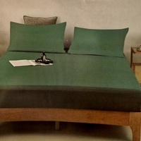 100% kokvilnas (satīna) palags ar gumiju 160x200 cm TUMŠZAĻŠ- 23249
