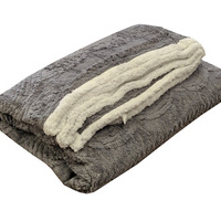 100% poliestera divkārtu pleds 200x220 cm TUMŠPELĒKS- 22603